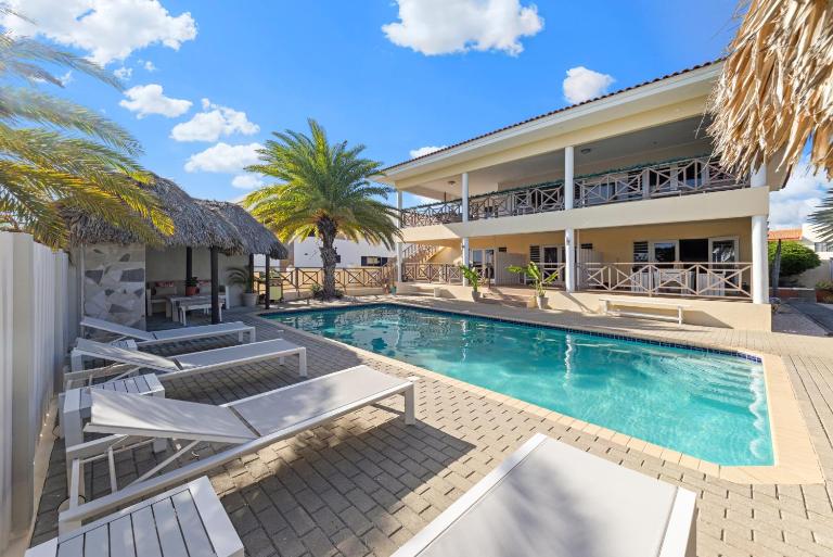 Panache Resort Jan Thiel - Bungalows & Appartementen met Zwembad - B&B Jan Thiel