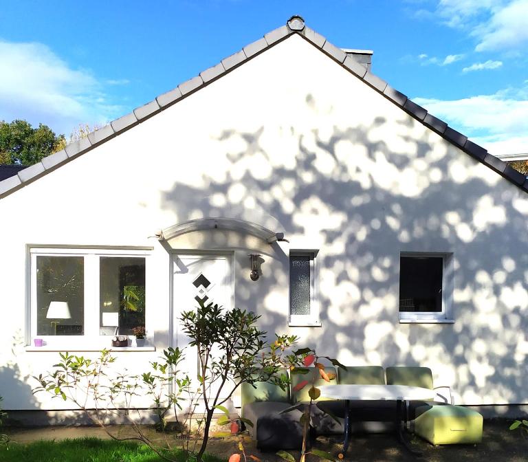 Haus im Garten in der Nähe von Köln-Messe - B&B Bergisch Gladbach