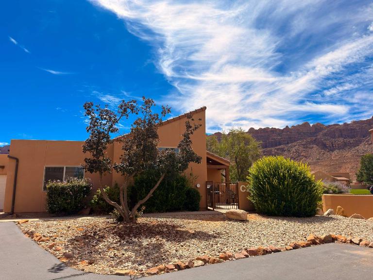 Desert Hideaway #C2 - B&B Moab