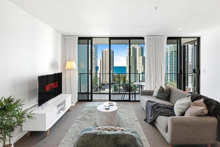 2BR Ocean View, Balcony, Pool & Gym, Free Parking, Avani Broadbeach Residence - B&B Gold Coast