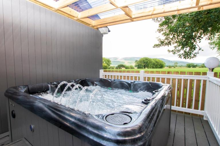The Willows House & Studios, Hot Tub, Garden Cookhouse, Pet-Friendly, Roe Valley, Limavady - B&B Limavady