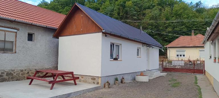 Báránykő Apartman - B&B Pásztó