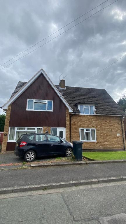 Private ensuite with free parking near Russells hall hospital, Dudley - Chambres d'hôtes Woodside