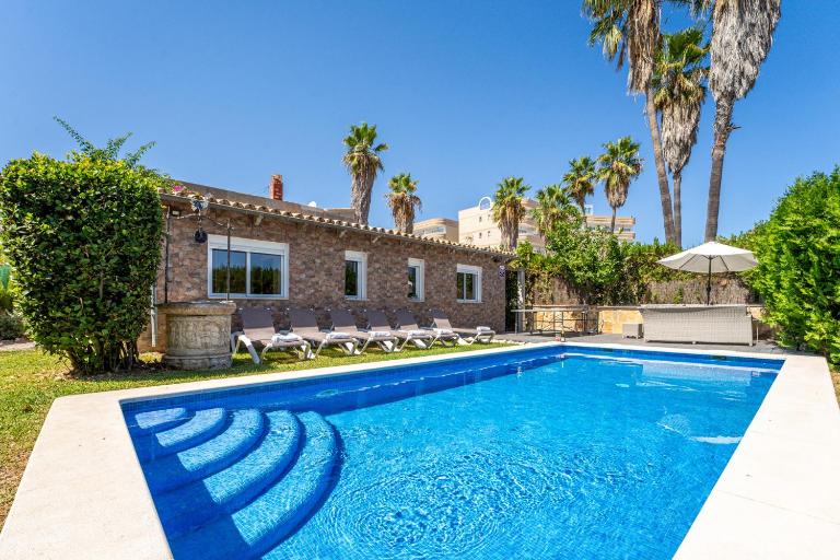 Ideal Property Mallorca - Villa Montelo - B&B Alcúdia