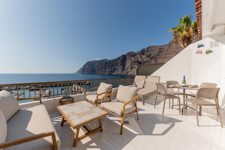 2BDR with Terrace & Ocean View - Los Gigantes - Bed and Breakfast Santiago del Teide