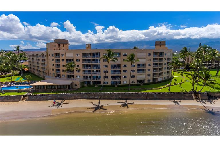 Sunny 4BR, 2 Condos for 12 at Menehune Shores! - B&B Kīhei