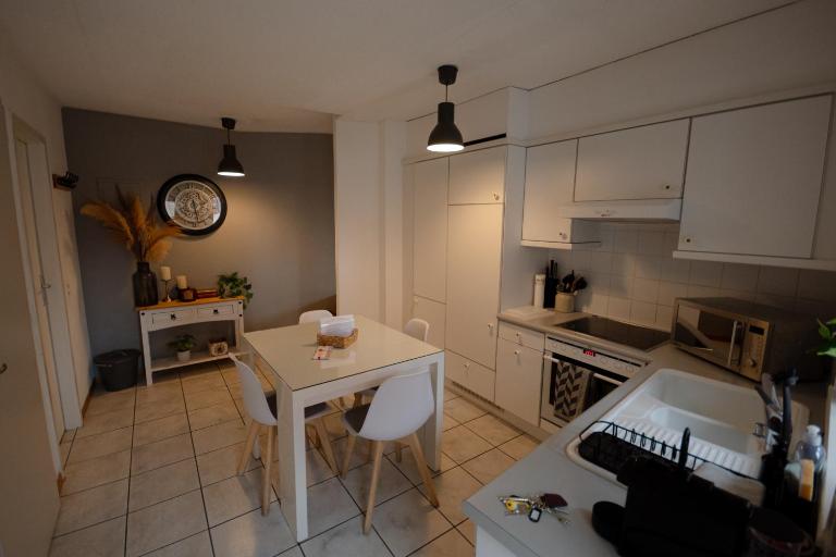 Appartement 2 grandes chambres avec balcon - Ferienwohnung Cugy VD