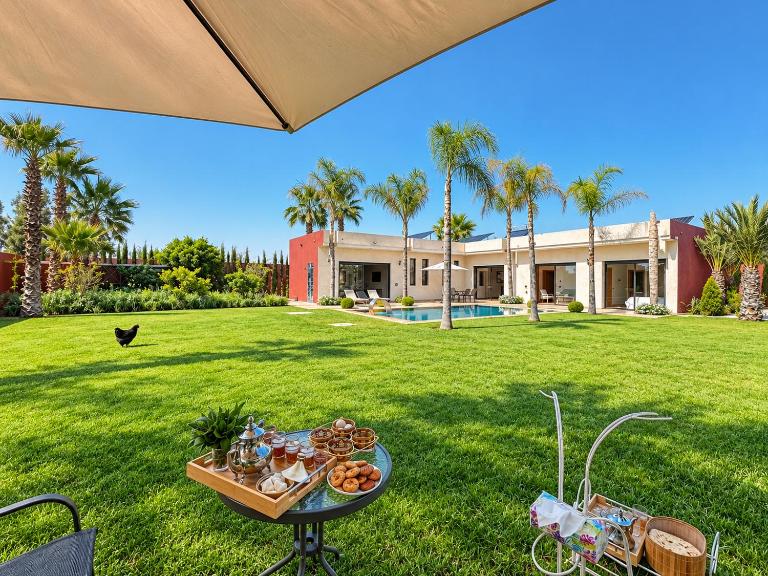 VILLA L'OLIVIEA, Large Private Pool, Landscaped Gardens,Secure Estate in Amskroud, 30 Minutes from Agadir - B&B Bou Lborj