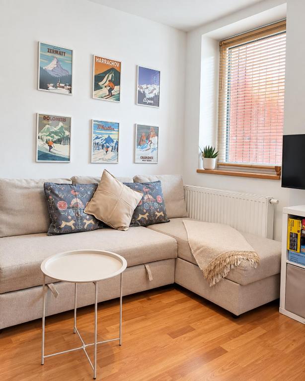 HARRADISE Extra vybavený apartmán pod Mumlavským vodopádem, na cestě na HŘEBENY, ZAHRADA pro relax i děti, vybavení PRO DĚTI, nejlepší VÝLETY v okolí, GYM & WELLNESS naproti - B&B Harrachov