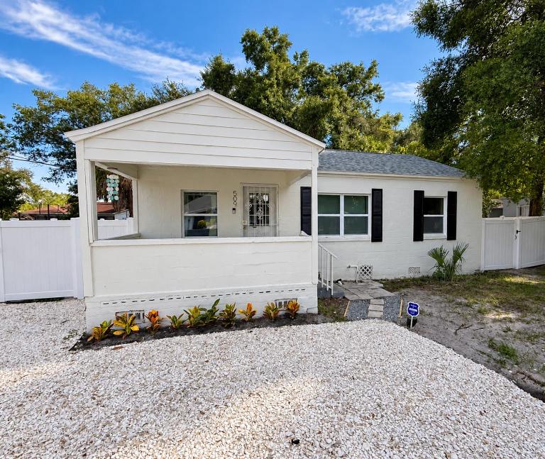 Cozy City Cottage - Bed and Breakfast Tampa