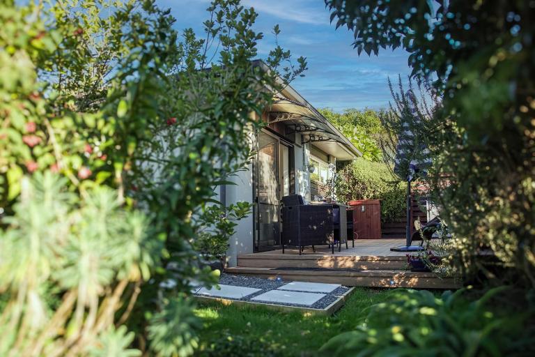 Luxury Stay - Parrot Nest - Brand New - B&B Tauranga