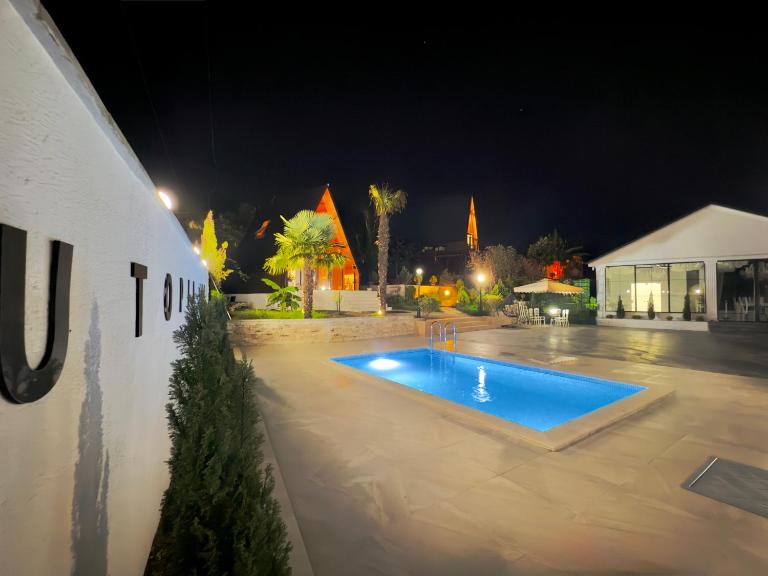 Utopia Inn უტოპია ინნ - B&B Batumi