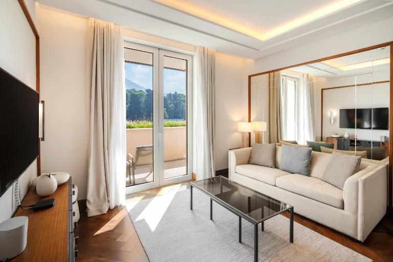 Porto Montenergo Elena Residence with amazing Terrace - B&B Teodo