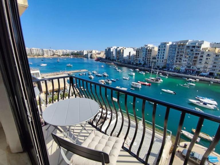 Spinola Bayview Apartment - B&B San Julián