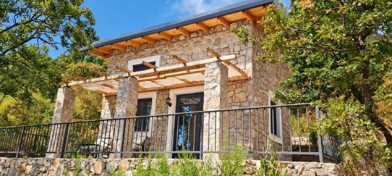 Sunrise Nest - Tinyhouse Infinity Pool & Views - Ferienwohnung Bar