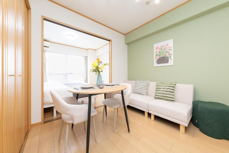 20 minutes from Nagoya Station Sleeps up to 6 Parking available LEGOLAND Ghibli Park - B&B Nagoya