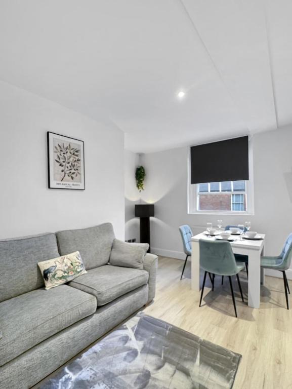 Central Newark second floor apartment sleeps 6 - Bed and Breakfast Newark on Trent
