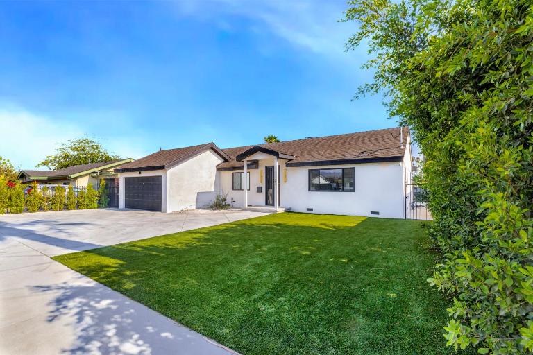 Luxury Modern Home near Universal Studios - B&B Sun Valley
