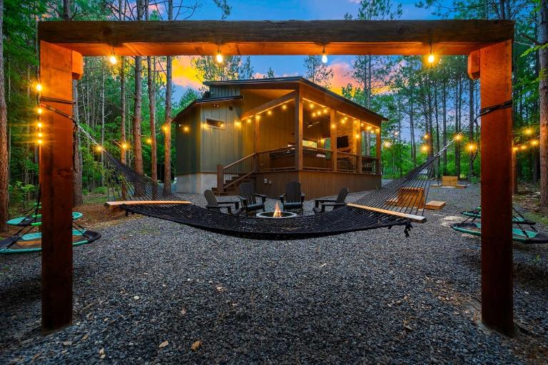 Secluded, Hot Tub, Games, Luxury, Fire pit, Pets - Bed and Breakfast Broken Bow