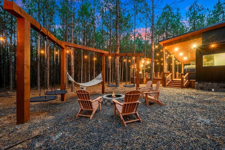 Sauna, Hot Tub, Fire Pit, Pets, EV Plug, Secluded - Bed and Breakfast Broken Bow