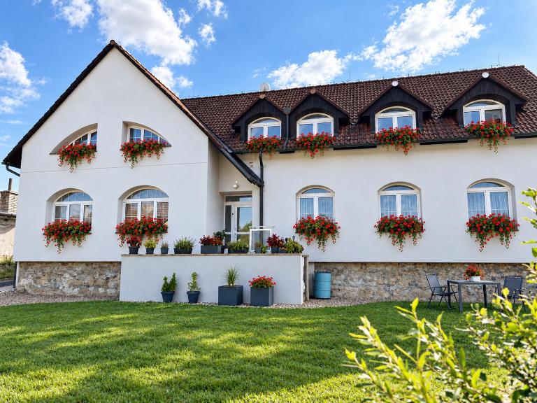 Apartmány Maňová - B&B Pernštejnské Jestřabí
