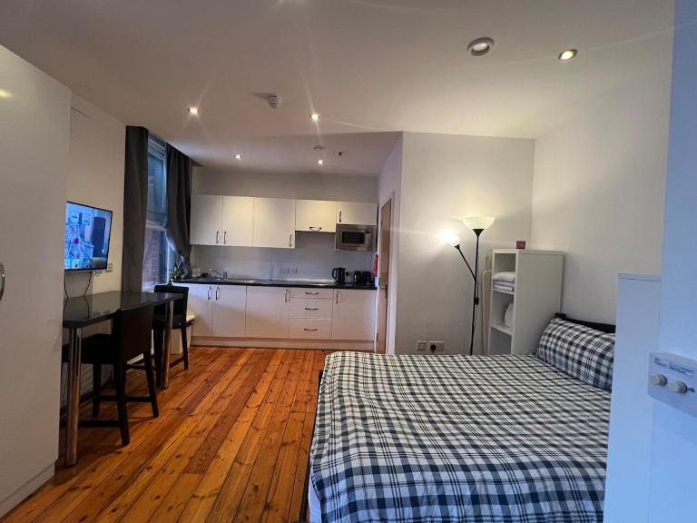 Quiet & Modern Studio Central Location - B&B Nottingham