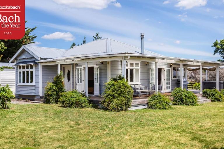 Brooklands Cottage - Award Winning Villa - B&B Martinborough