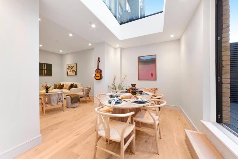 Camden Luxury Stay 2 Bedroom Terrace Apartment - B&B London