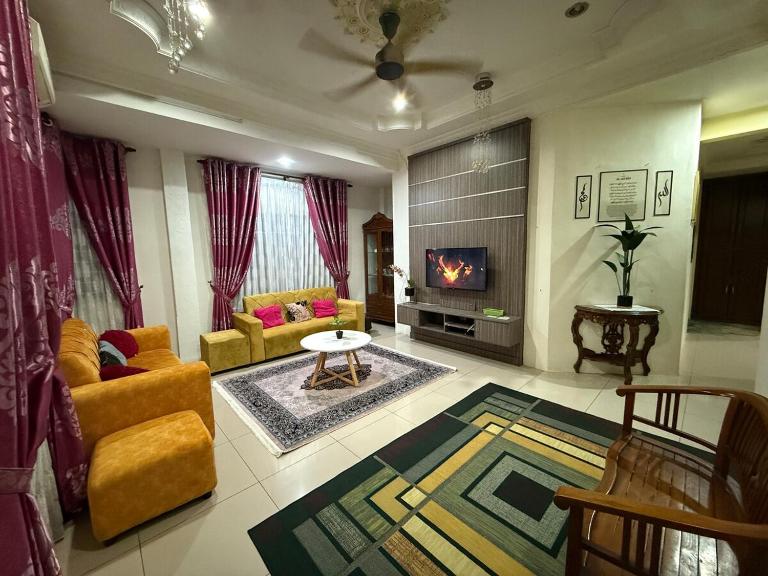 Homestay Kami - B&B Seri Iskandar