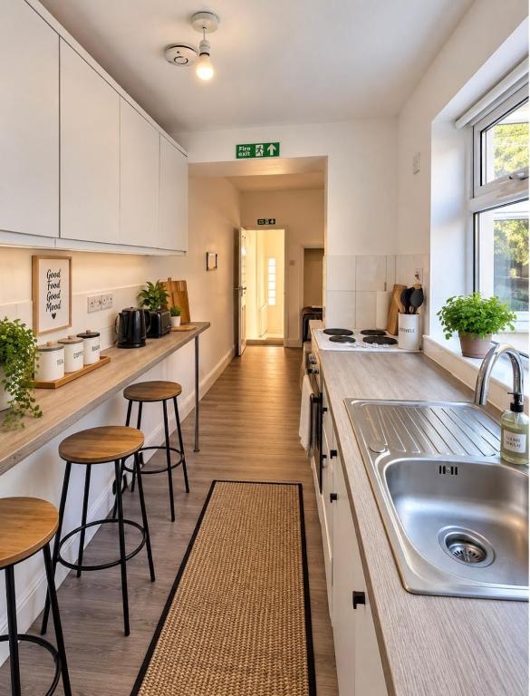 Home Away From Home 4-Bed St George - B&B Bristol