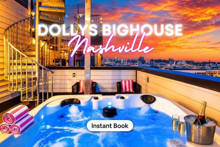 Luxury Retreat: Rooftop Hot Tub Double Deck & Game Room - B&B Nashville