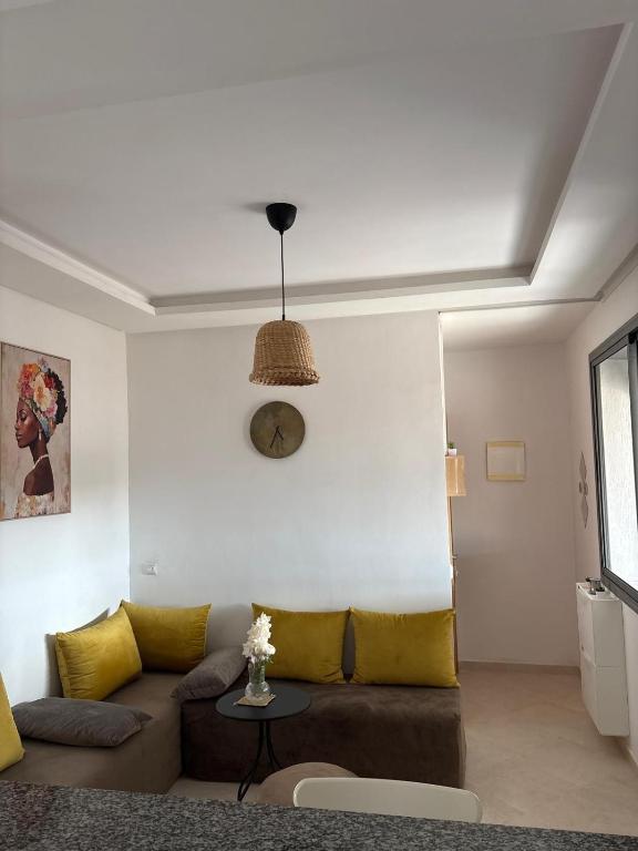 Cozy place to stay with comfortable terrace, pool - B&B Mohammedia