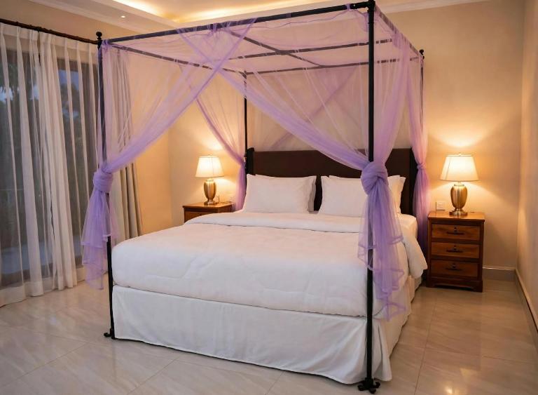 Dewclaw Baobab Safari Lodge - Bed and Breakfast Mfuwe