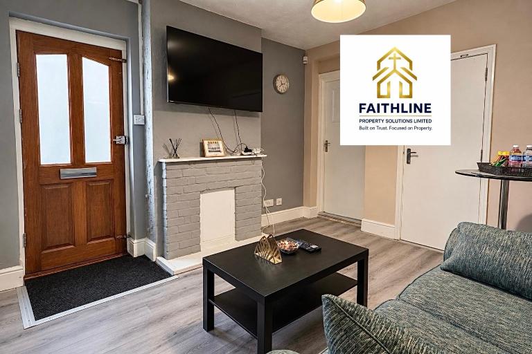 3 bed- 1 bath- Parking- Games Room- Near Station - Ferienwohnung Hythe
