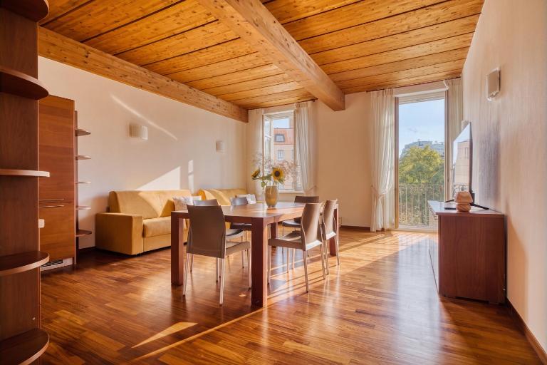 The Charm of Old Milan - Historic Palazzo with Duomo View - B&B Milan