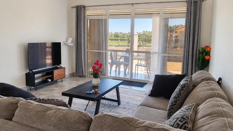 Spacious 4-Bedroom Home with 3 Ensuites - B&B Kigo