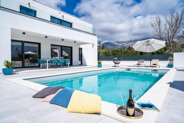 Villa Invigo Lux 4BD Private Pool - B&B Dubrovnik