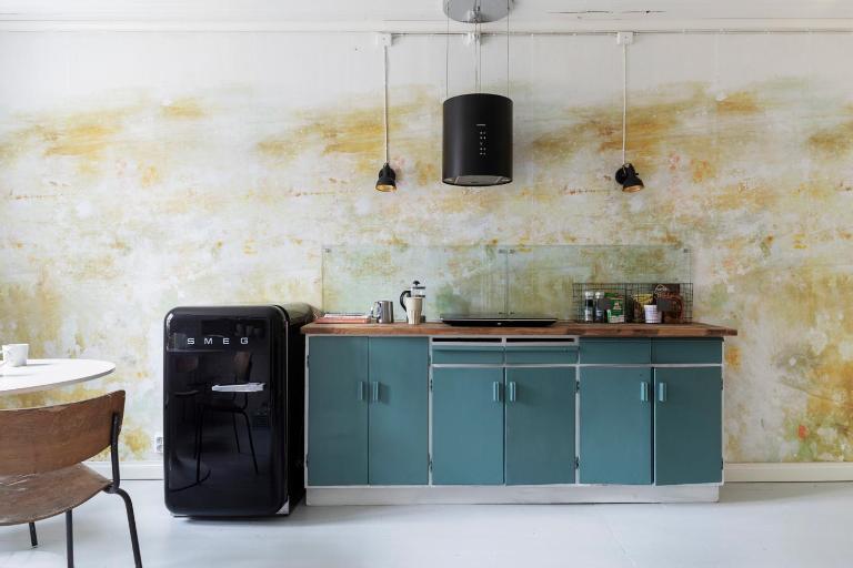 Bright and atmospheric apartment in a hundred year-old log house - B&B Skogby