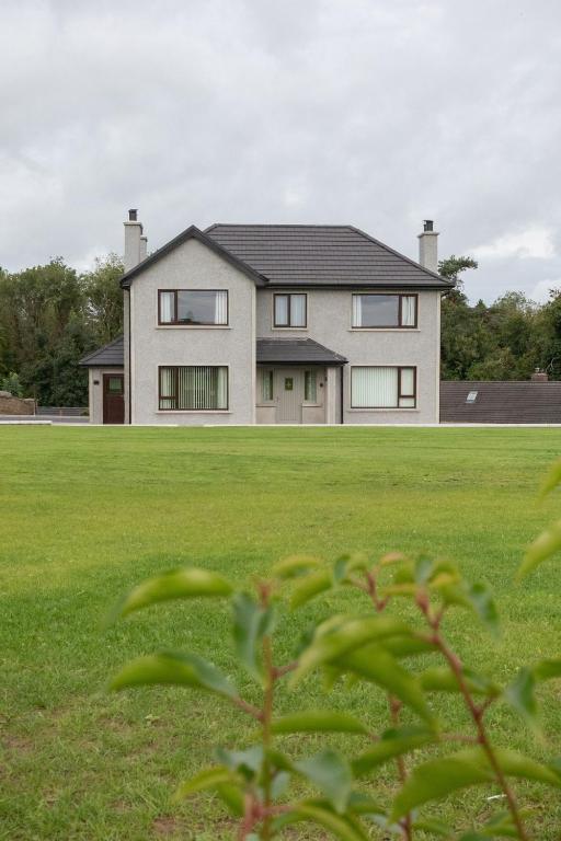J&L Fairview House - Ferienwohnung Tullaghoge