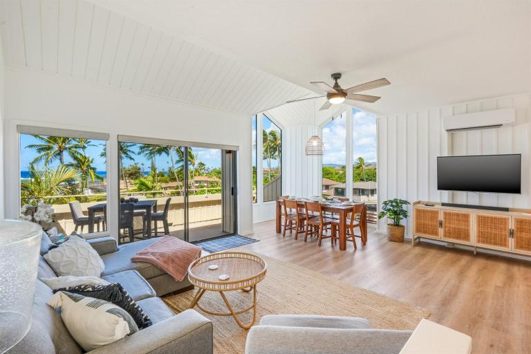 Beachfront Ocean Views Pools & Pickleball - Ferienwohnung Koloa