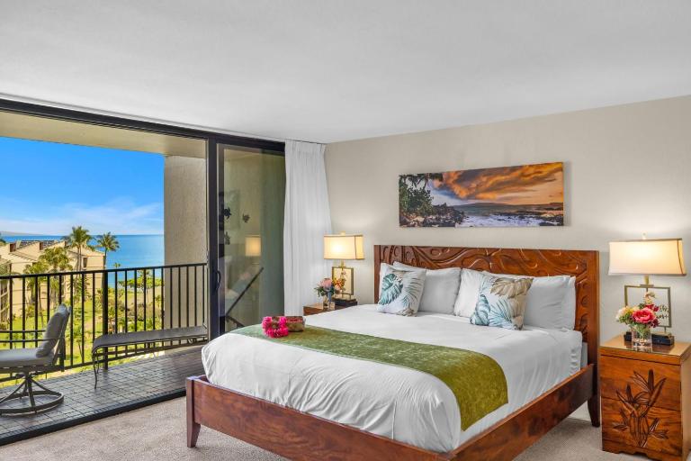 Kaanapali Shores 721 - Bed and Breakfast Kahana