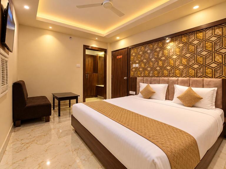 Hotel Park View - Sea Beach Hotel With Restaurant And Parking - Lift Facility - B&B Puri