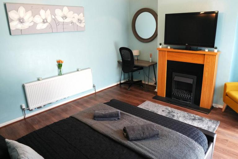 Detached Homestay - Super, King & Double Rooms - Leyland, Preston, Chorley, Lancashire - B&B Leyland