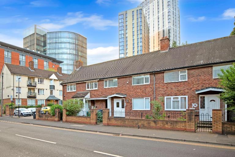 3-bedroom home just steps from Brindley Place - Chambres d'hôtes Birmingham
