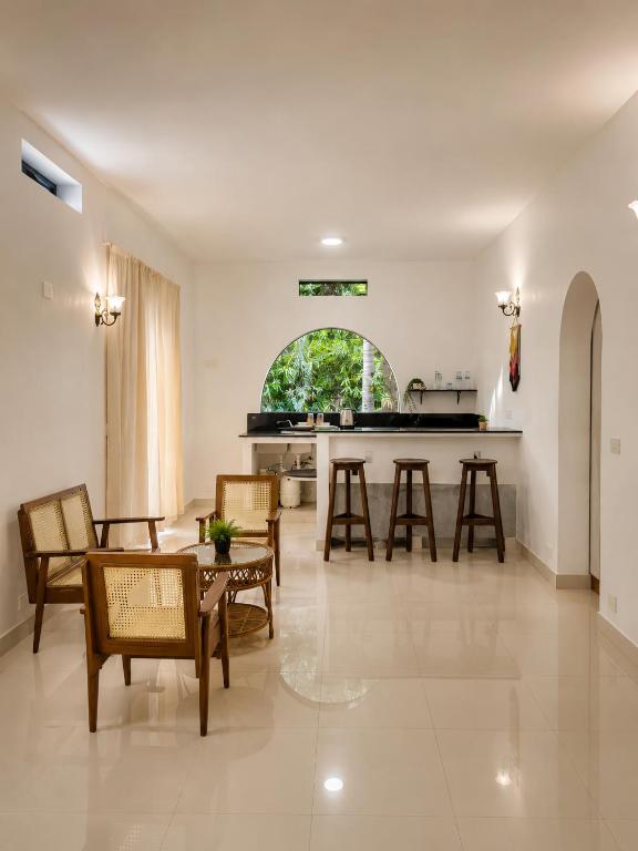 VILLA DÉLOS Luxury Pool Retreat Auroville - B&B Auroville