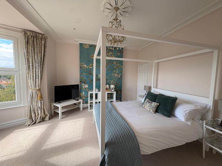 Iconic Cliftonwood, Stunning Harbour Views, Private Floor, Own Bathroom - Ferienwohnung Bristol