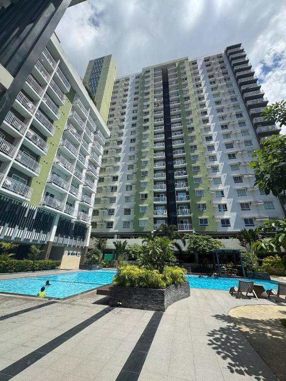 Mesatierra Studio corner unit with balcony - B&B Davao City