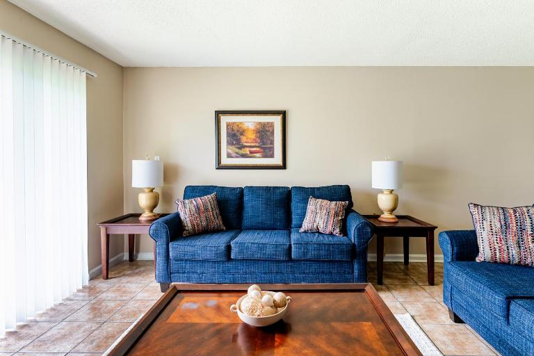 Lux Mins 2 Maxwell AFB, Baptist Med., Downtown - B&B Montgomery