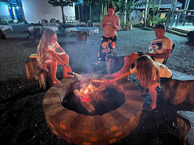 Gaharu glamping park - B&B Jerantut