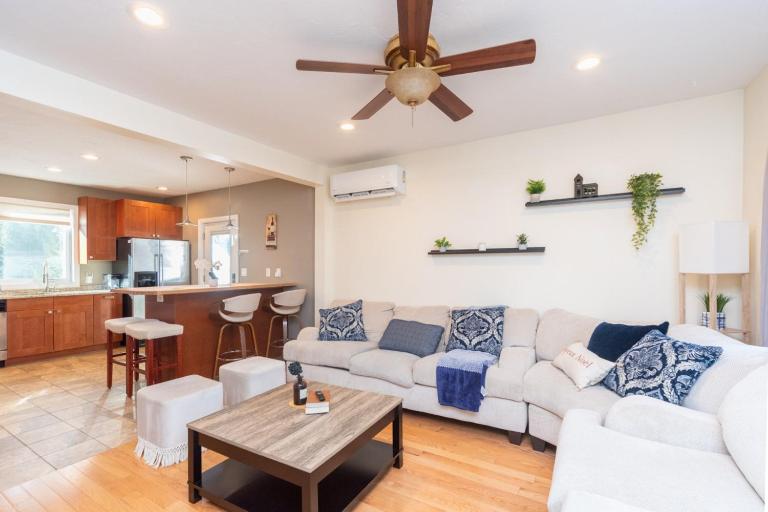 Cozy Boston Homestd Pet Frndly - B&B Framingham
